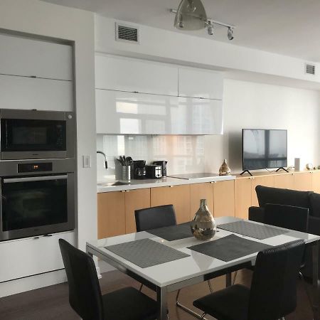 Toronto Downtown Luxurious Stylish 3 Bedroom 3 Bath 2 Balconies Near Rogers Centre Lakeview Condo 외부 사진