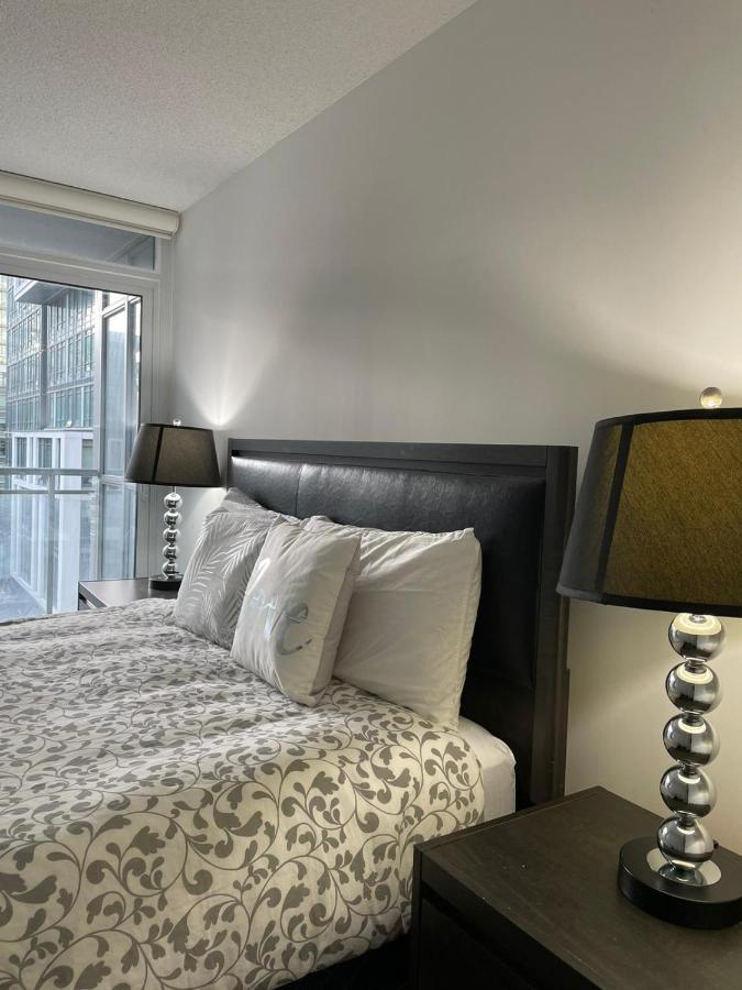 Toronto Downtown Luxurious Stylish 3 Bedroom 3 Bath 2 Balconies Near Rogers Centre Lakeview Condo 외부 사진
