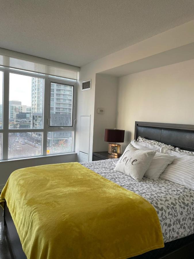 Toronto Downtown Luxurious Stylish 3 Bedroom 3 Bath 2 Balconies Near Rogers Centre Lakeview Condo 외부 사진