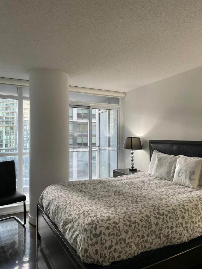 Toronto Downtown Luxurious Stylish 3 Bedroom 3 Bath 2 Balconies Near Rogers Centre Lakeview Condo 외부 사진