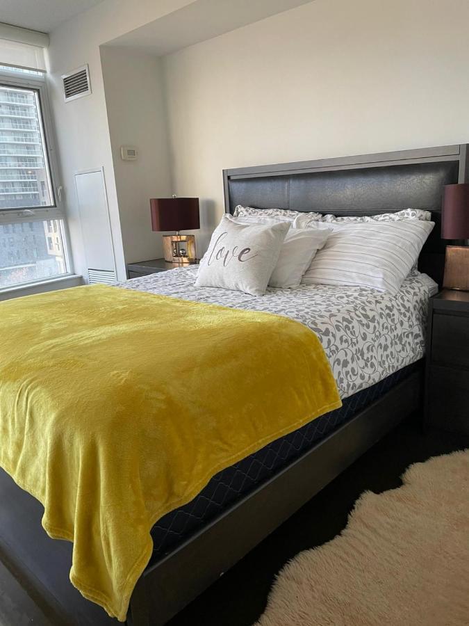 Toronto Downtown Luxurious Stylish 3 Bedroom 3 Bath 2 Balconies Near Rogers Centre Lakeview Condo 외부 사진