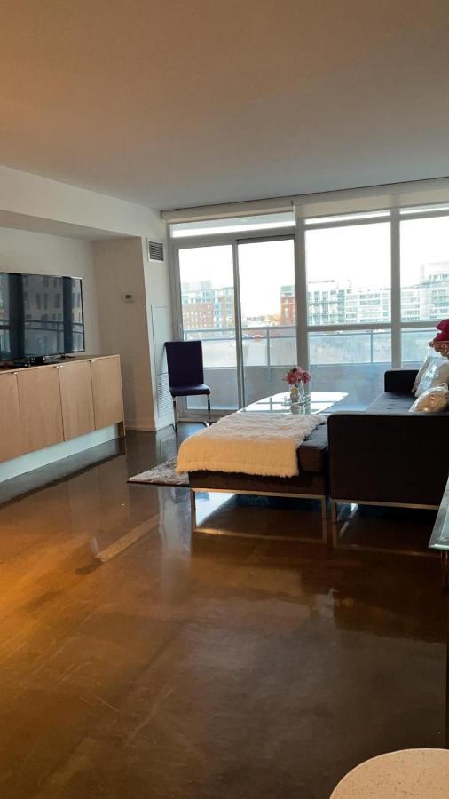 Toronto Downtown Luxurious Stylish 3 Bedroom 3 Bath 2 Balconies Near Rogers Centre Lakeview Condo 외부 사진