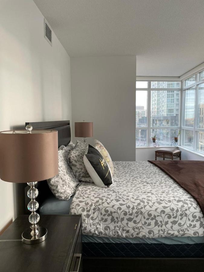 Toronto Downtown Luxurious Stylish 3 Bedroom 3 Bath 2 Balconies Near Rogers Centre Lakeview Condo 외부 사진