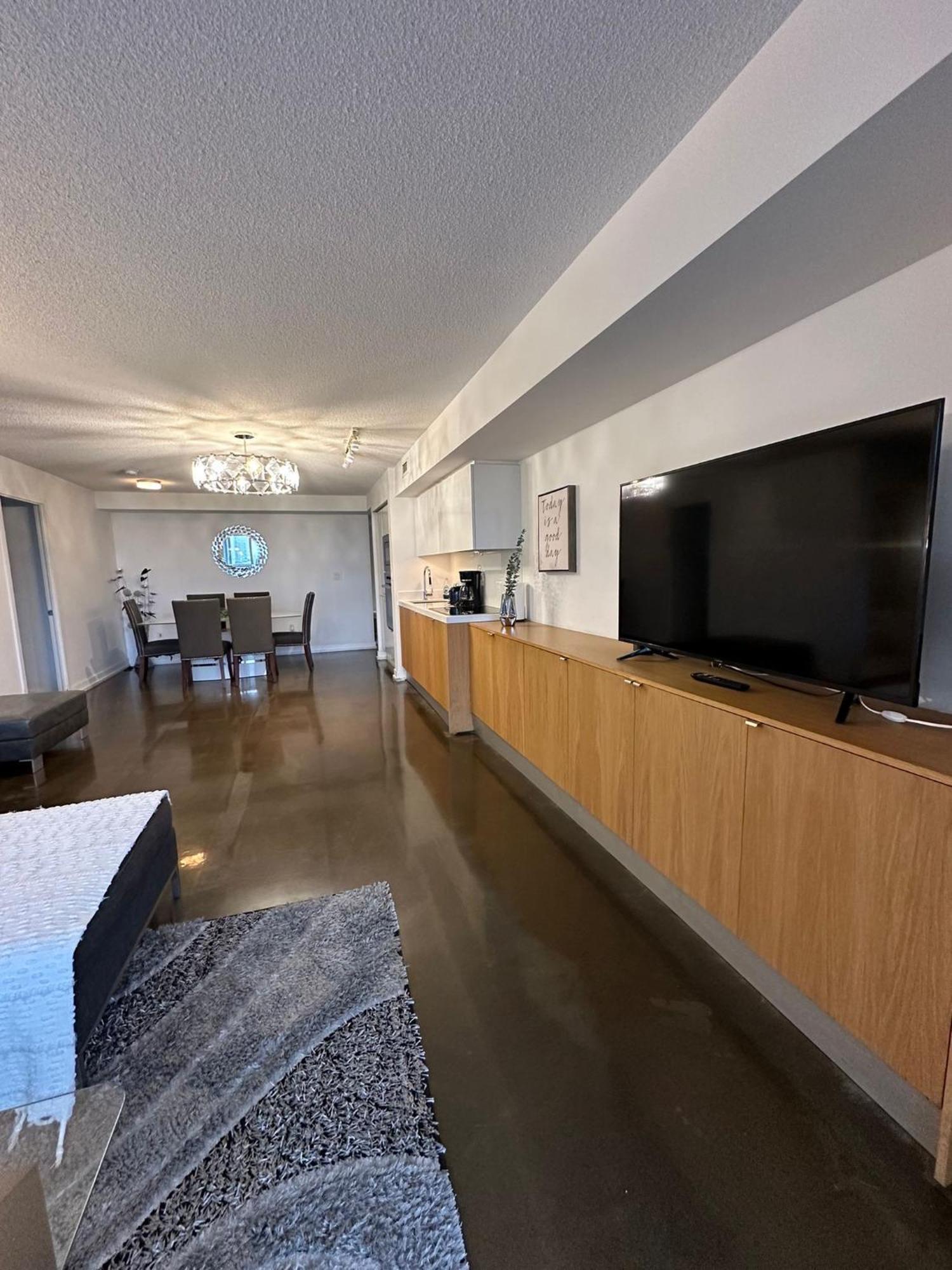 Toronto Downtown Luxurious Stylish 3 Bedroom 3 Bath 2 Balconies Near Rogers Centre Lakeview Condo 외부 사진
