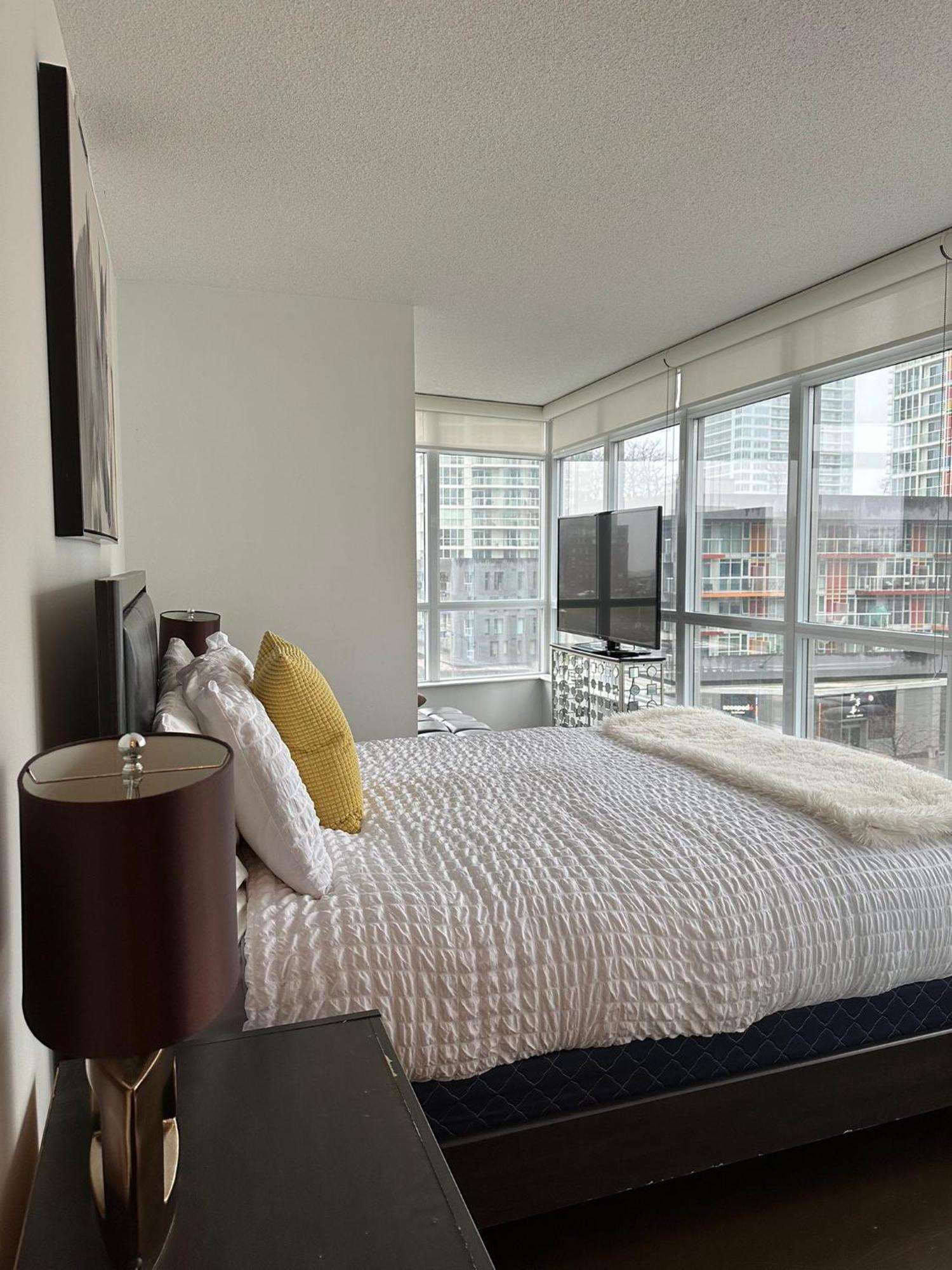 Toronto Downtown Luxurious Stylish 3 Bedroom 3 Bath 2 Balconies Near Rogers Centre Lakeview Condo 외부 사진
